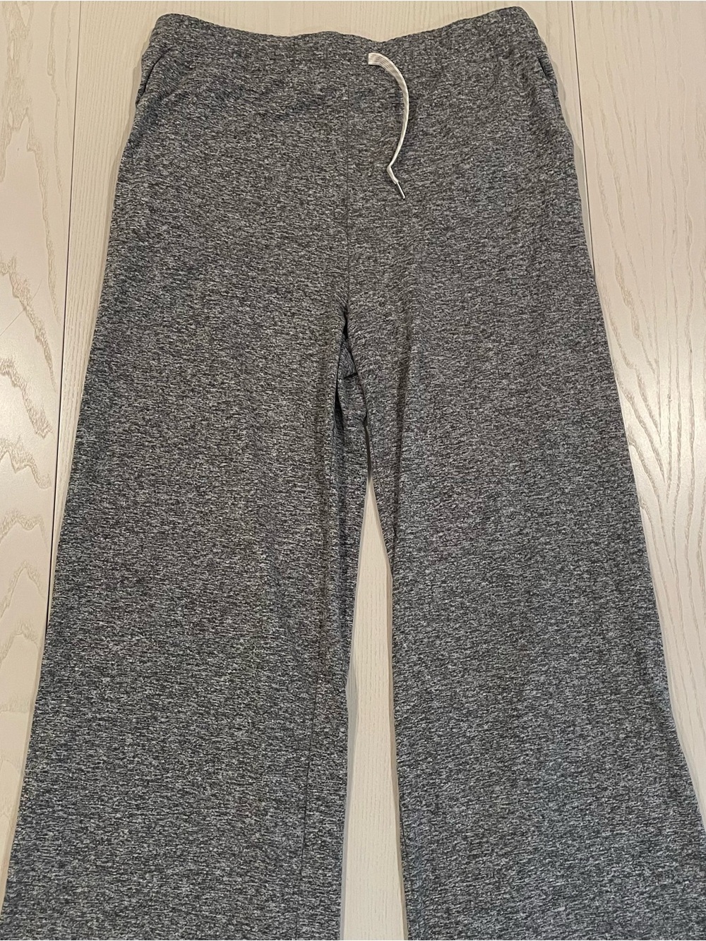 Vuori Halo Essential Wide Leg Pant in Heather Gray - Large - Picture 2 of 7